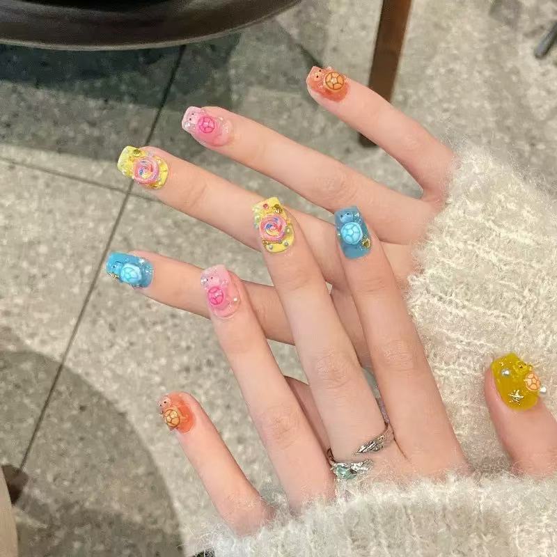 Resin Art Hanging - 100個のミニカラフルタートルレジンチャーム、フラットバックカボション、かわいいDIYスマホケースサイドデコレーション、ネイルアート、手作りクラフトアクセサリー