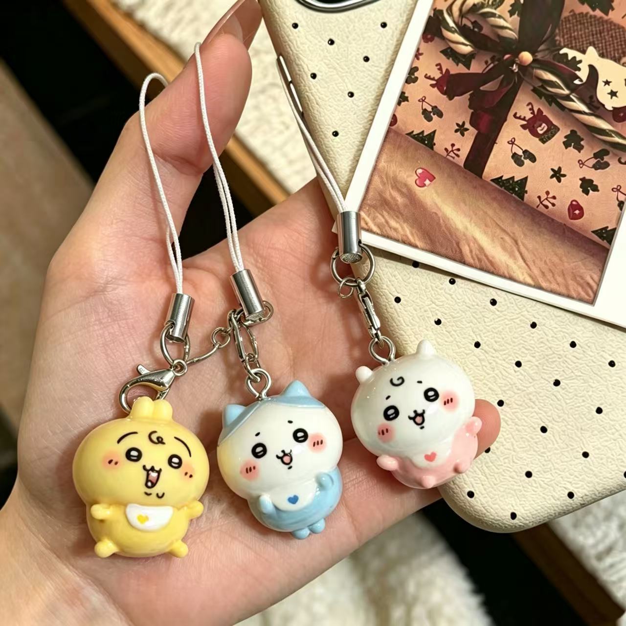 かわいい小さな樹脂製ペンダント、キュートなベビー服のうさぎハ - Resin Art Hanging のレビューと価格