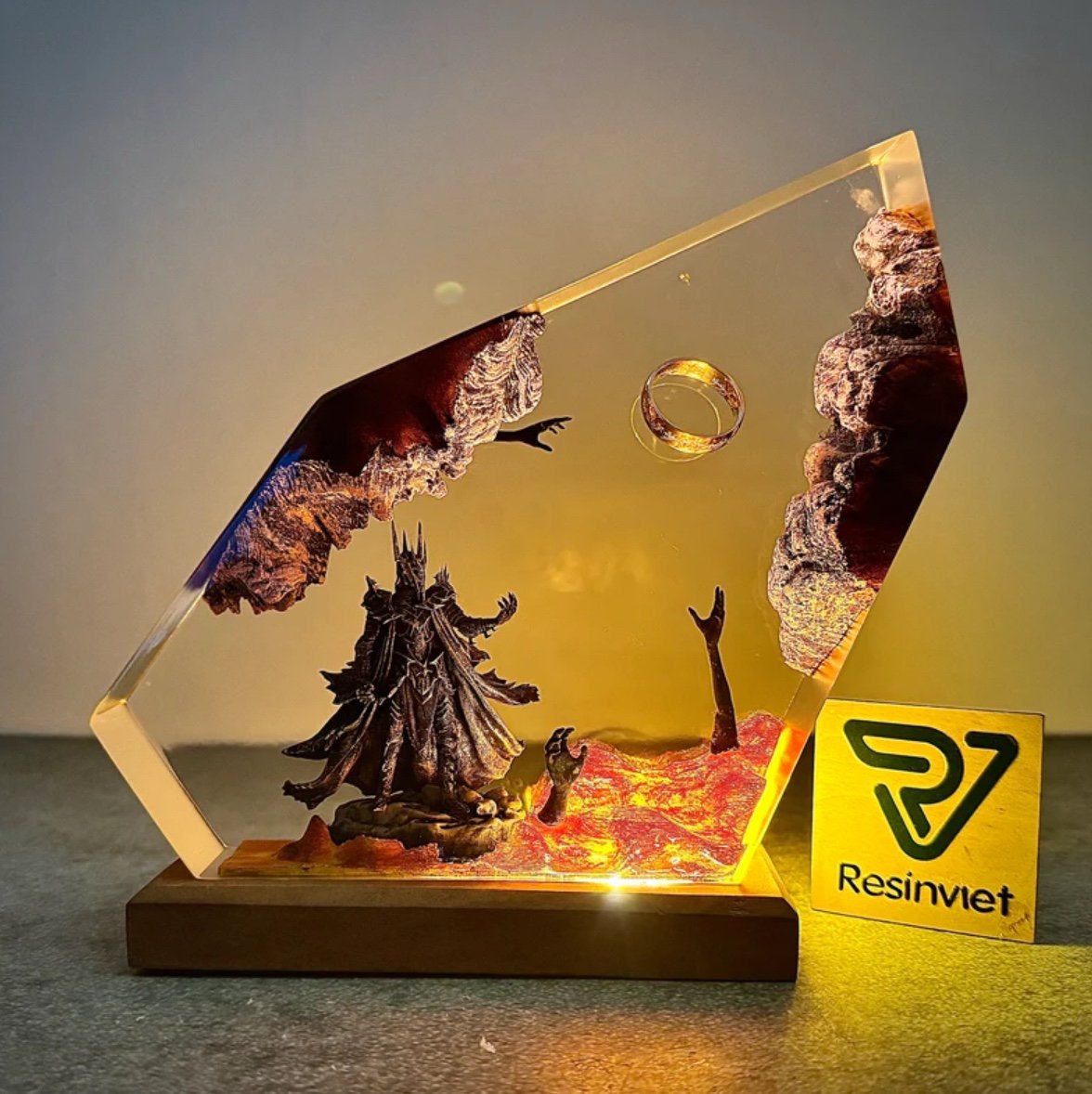 2026年新作 悪魔の王国 生物型樹脂製テーブルライト クリ - Resin Art Ring のレビューと価格