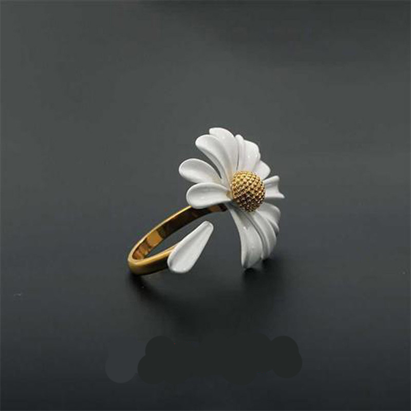 2021 春の新作ホワイトエナメルデイジーフラワーヴィンテー - Resin Art Ring のレビューと価格
