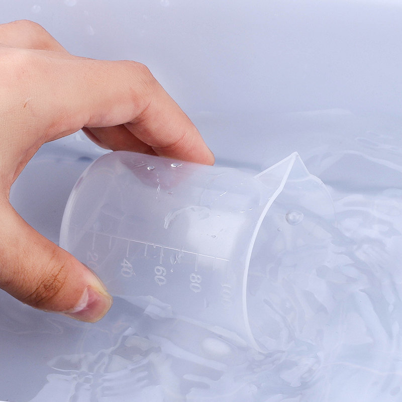 100ML & 30ML プラスチック計量カップ目盛り付きビ - Resin Mixing Cup のレビューと価格